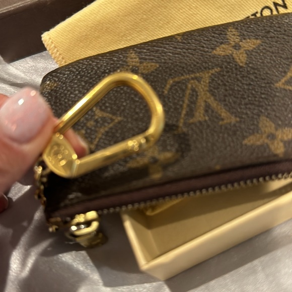 Louis Vuitton Key Pouch Authentic “price is firm” - Picture 5 of 10